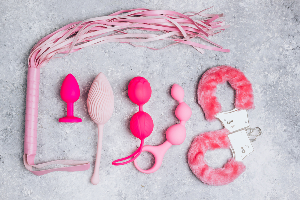 Erotické hračky si můžete snadno zakoupit v online sex shopech