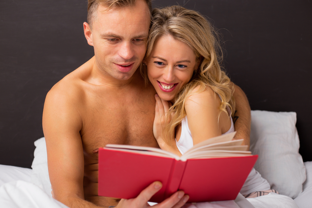 Přečtěte si v posteli erotické příběhy nebo erotickou knihu