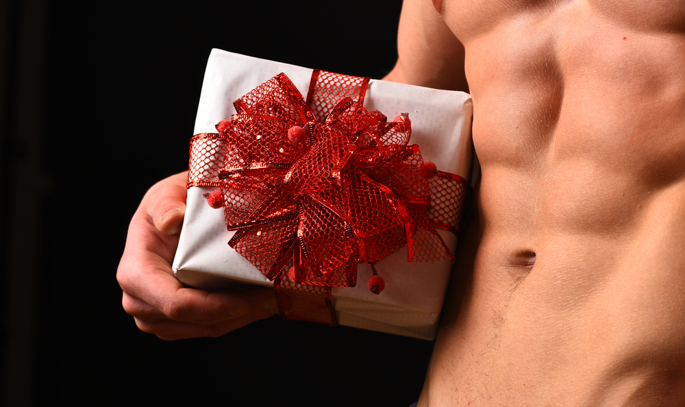 Muži i ženy si mohou navzájem darovat sexy dárky